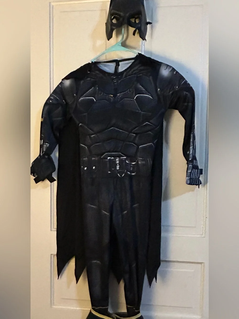 Black Bat-Inspired Kids Costume with Cape